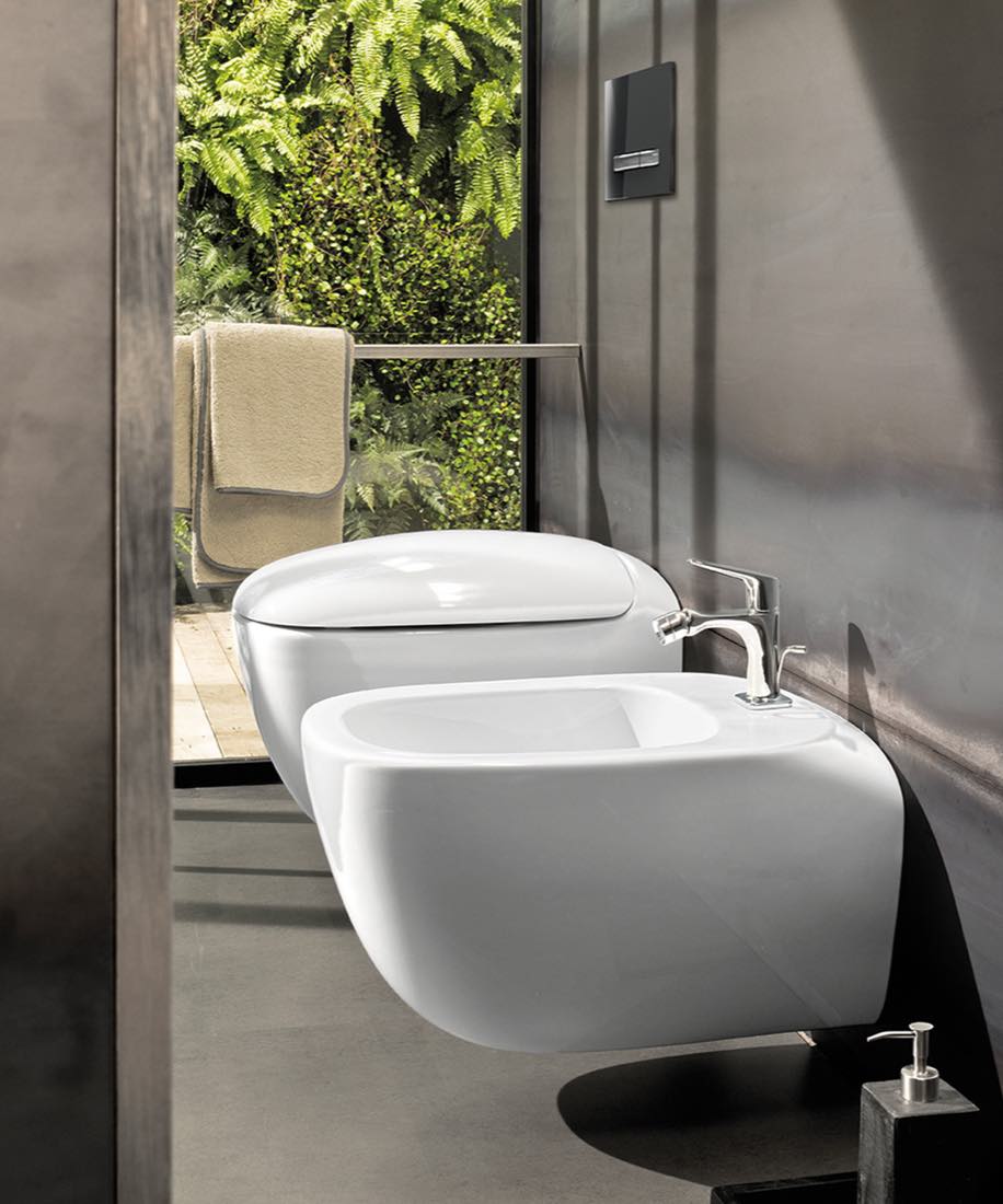 Barrierefreies Bad mit Wand-WC und Bidet